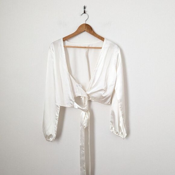 Baliawear ivory satin Belle long sleeve top wrap shorts multiway matching set - Picture 2 of 8